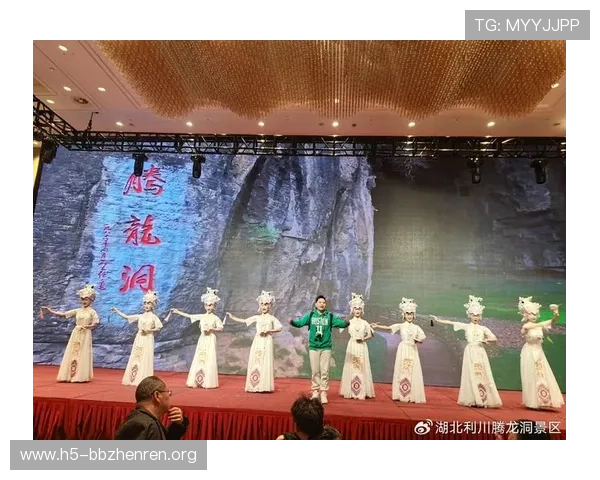 腾龙真人现场实景演绎传统武术文化感受古今融合的震撼瞬间 腾龙真人现场实景演绎传统武术文化感受古今融合的震撼瞬间